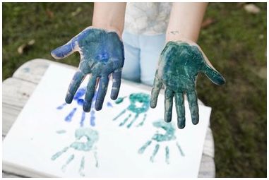 Как сделать отпечаток руки ребенка на кружке