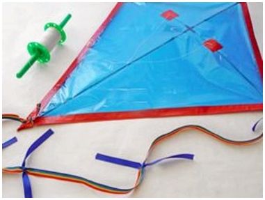 Как сделать простой воздушный змей для детей