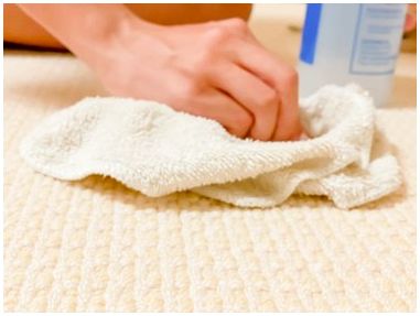 Как удалить клейкую ленту с ковров