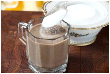 Как использовать кокосовое молоко вместо сливок в кофе