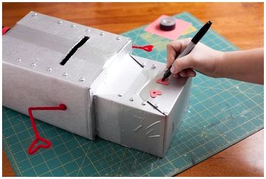 Как сделать коробку ко Дню святого Валентина из робота