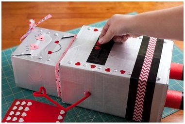 Как сделать коробку ко Дню святого Валентина из робота