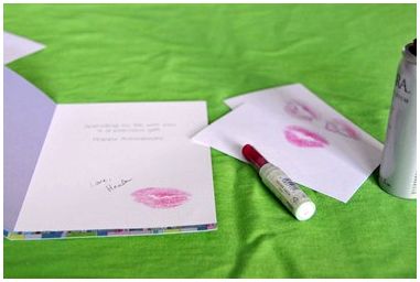 Как запечатать отпечаток губ на открытке