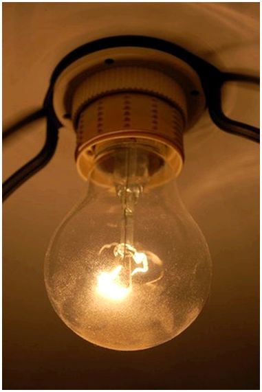 В чем разница между светодиодными лампами и обычными лампами накаливания?