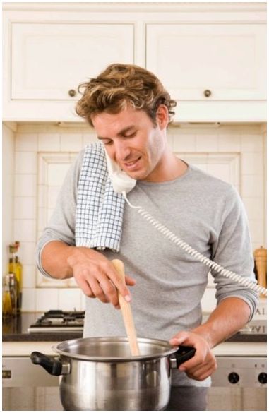 Как очистить кастрюлю с реально подгоревшим соусом для спагетти на дне