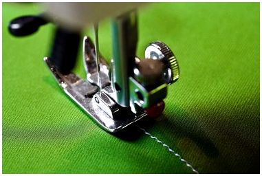 Как заправить нить в швейную машину Brother LS2020