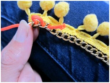 Колье DIY Pom Pom Колье DIY Pom Pom