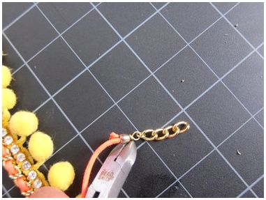 Колье DIY Pom Pom Колье DIY Pom Pom