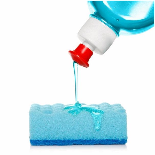 12 способов чистки дома с помощью жидкости для мытья посуды