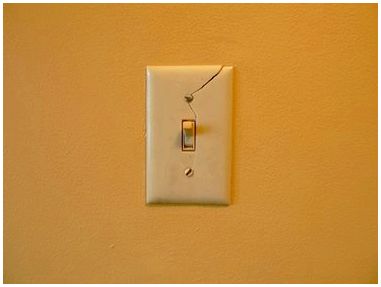 Как отсоединить провод от выключателя света
